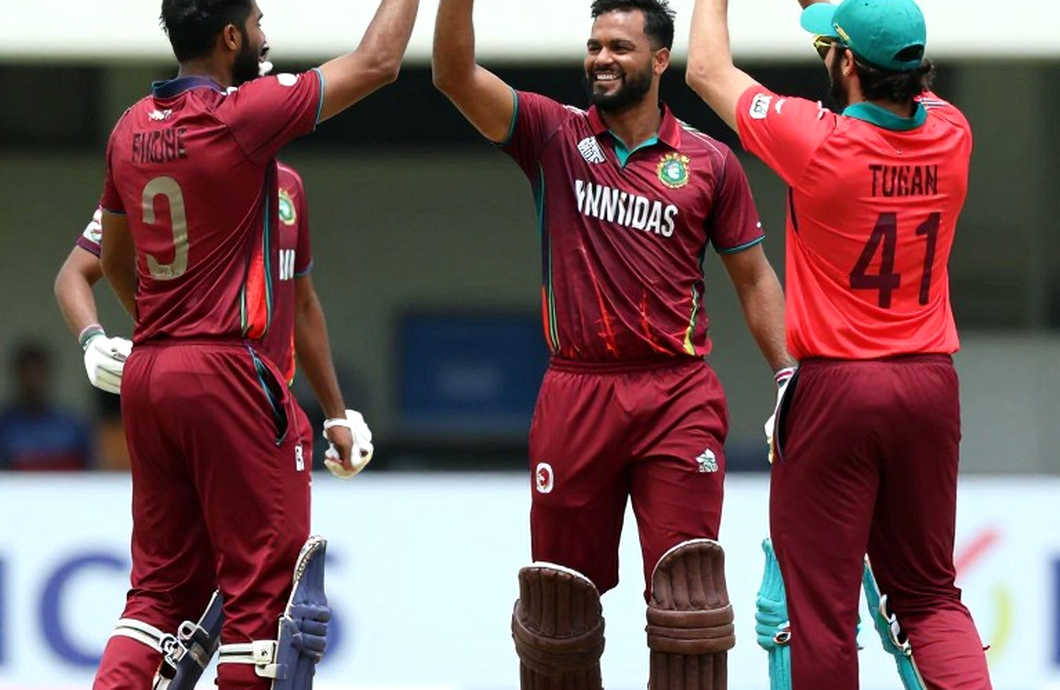 ডারবানে স্মিথের হেলমেট: খালি স্লিপ কর্ডন, এক দশকের ফেরা ম্যাডিনসন আর কনকাশন-লেজারের অপেক্ষা