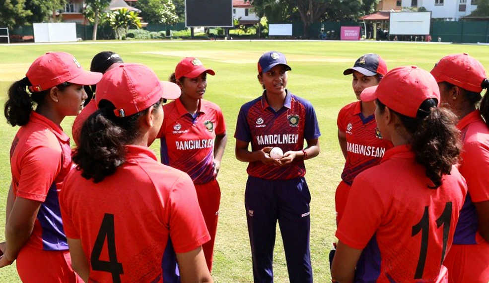 চায়ের পাতায় লিগের ঋতু: বাবরের চুক্তি, নিলামের উন্মাদনা আর এক ভাঙা ক্যালেন্ডার